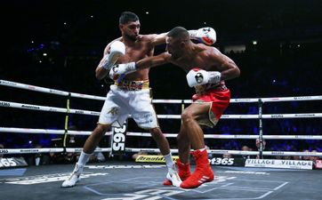 Kell Brook beats Amir Khan by sixth round stoppage decision