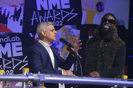 Sadiq Khan booed at NME Awards