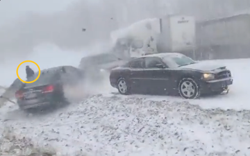 Horrifying video shows 60-car pile-up in the US that leaves three motorists dead