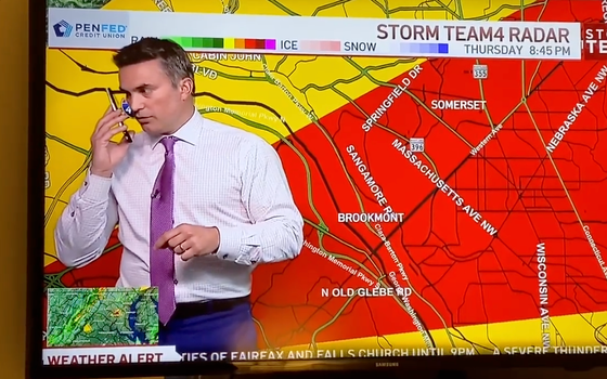 Weatherman stops a live report to warn his family of tornado