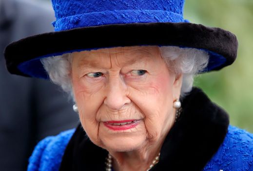 ASCOT, UNITED KINGDOM - OCTOBER 16: (EMBARGOED FOR PUBLICATION IN UK NEWSPAPERS UNTIL 24 HOURS AFTER CREATE DATE AND TIME) Queen Elizabeth II attends QIPCO British Champions Day at Ascot Racecourse on October 16, 2021 in Ascot, England. (Photo by Max Mumby/Indigo/Getty Images)