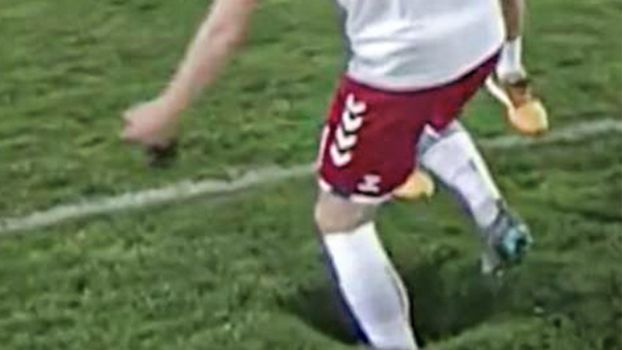 Hole pitch Austria Denmark