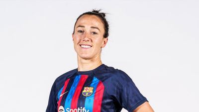 Lucy Bronze joins Barcelona on a free transfer after leaving Man City