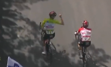 Cyclists decide winner of race by playing rock, paper, scissors