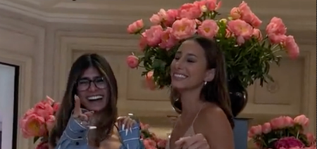 Guy buys wife present to grovel after recognising Mia Khalifa in their hotel