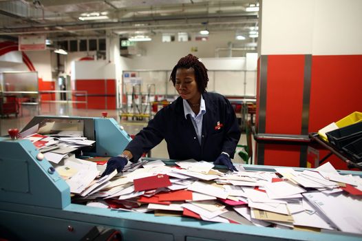 Royal Mail workers to vote on strike action