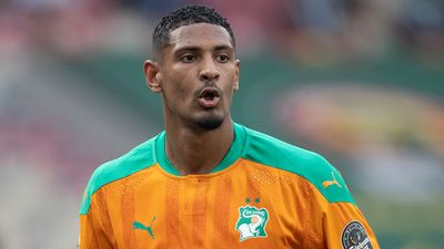 Sebastien Haller leaves Dortmund camp after finding tumour in testicle