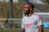 Alexandre Lacazette forced to sit out of training due to wasp injury