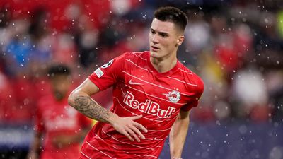 RB Salzburg jokingly tell Man United they want expensive part-ex for Benjamin Sesko