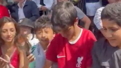 Rio Ferdinand refuses to sign Liverpool shirt after fan asks him at Craven Cottage