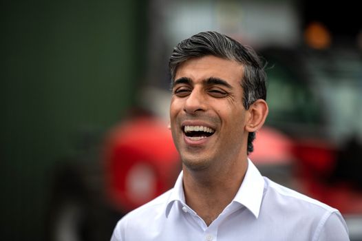 Rishi Sunak splashes £400,000 on swimming pool