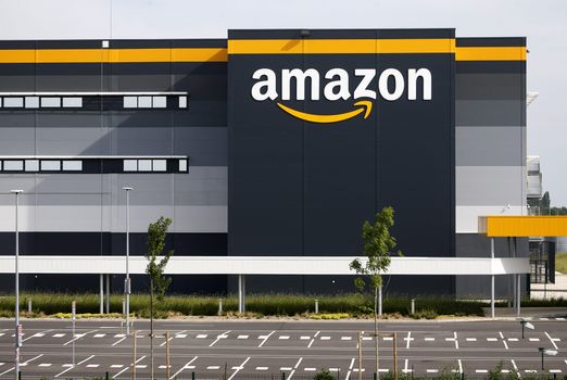 Amazon loses 1 trillion dollars