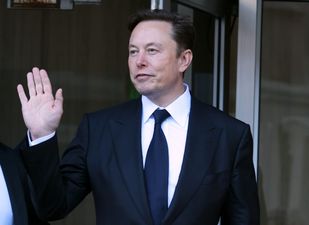 Elon Musk considering buying Man Utd