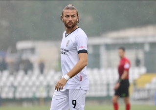 Ex-Juventus striker sent off for urinating by the pitch