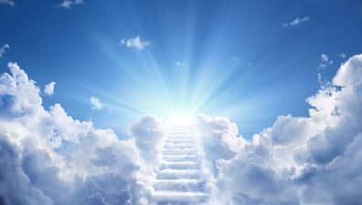 Woman who was clinically dead for 15 minutes describes heaven
