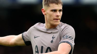 Fans are all saying the same thing about Micky Van de Ven after first half disasterclass