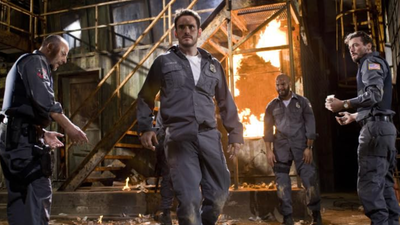 A star-studded heist action thriller movie is on TV tonight