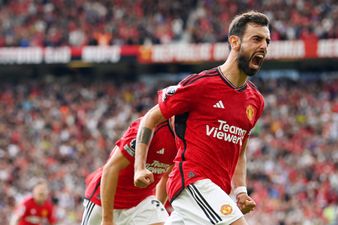 Bruno Fernandes signs new contract at Manchester United