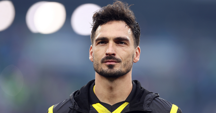 Shock Premier League club in talks with Mats Hummels