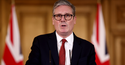 Keir Starmer ‘set to ban’ smoking from pub gardens, nightclubs and football stadiums