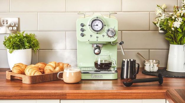 Shoppers who missed out on dirt cheap Aldi espresso machine find perfect alternative.